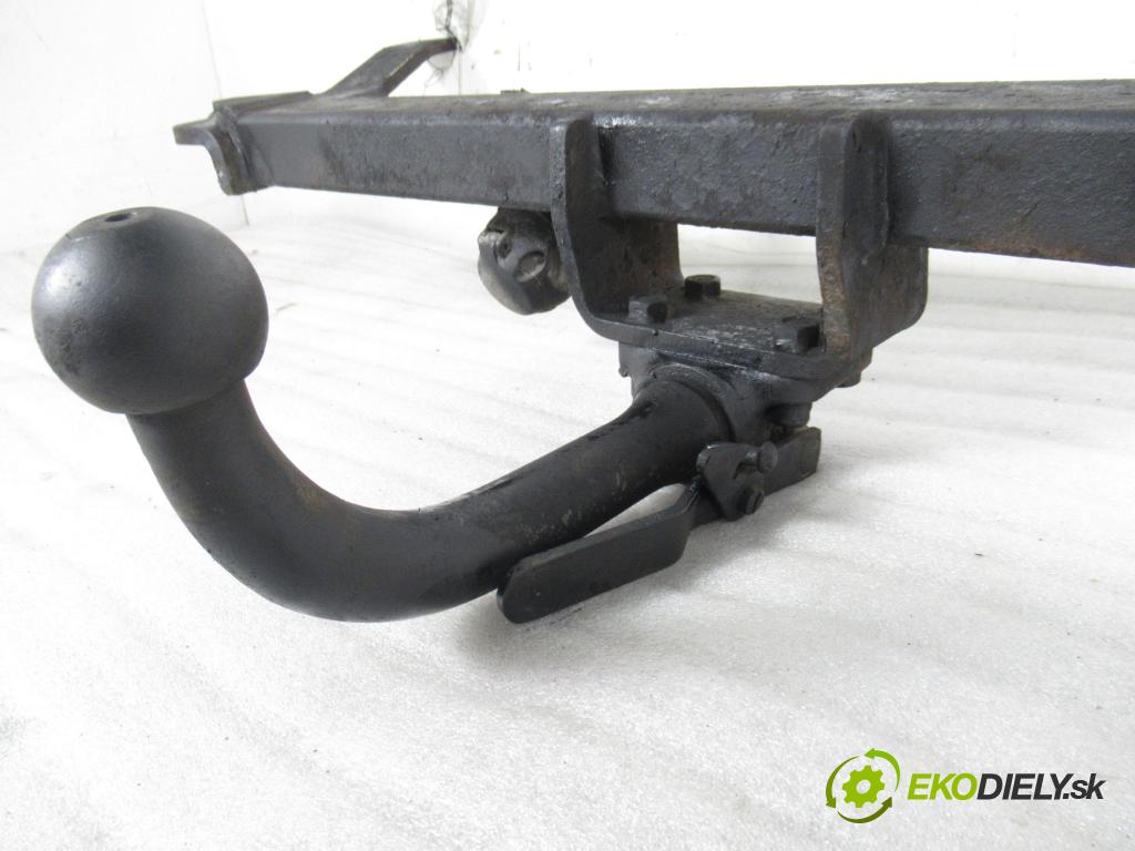 AUDI A8 D2 (4D2, 4D8) SEDAN 1998 110,00 2.5 TDI - AFB 2496,00 Hák