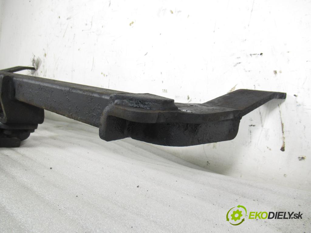 AUDI A8 D2 (4D2, 4D8) SEDAN 1998 110,00 2.5 TDI - AFB 2496,00 Hák