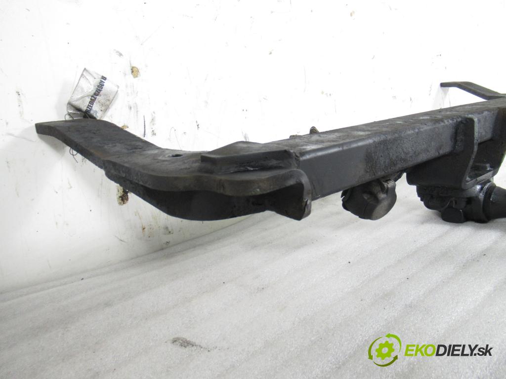 AUDI A8 D2 (4D2, 4D8) SEDAN 1998 110,00 2.5 TDI - AFB 2496,00 Hák