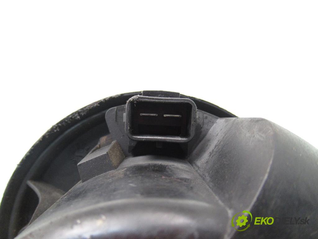 FORD TRANSIT Furgon (FA_ _) FURGON 2002 66,00 2.4 DI (FAA_, FAB_, FAC_, FAD_) - D2FA 2402,00 Ventilátor vetráku 95VW18456BB