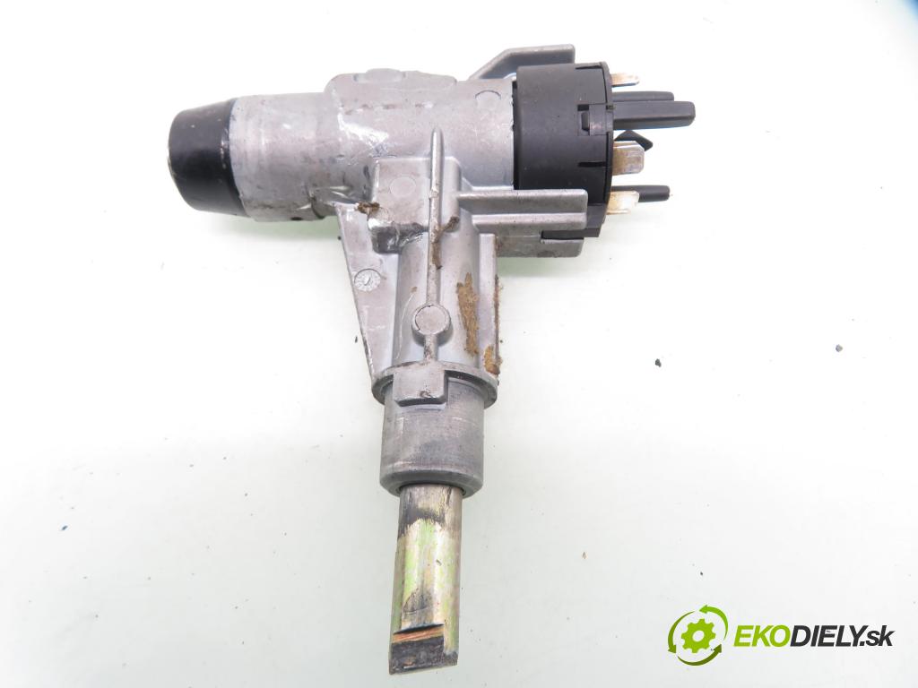 AUDI 80 (89, 89Q, 8A, B3) SEDAN 1990 80,00 2.0 - 3A 1984,00 spinačka 893905851 (Spínacia skrinka)