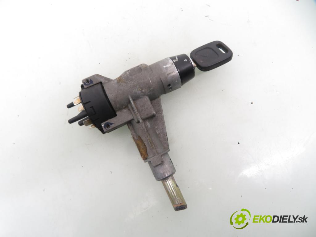 AUDI 80 (89, 89Q, 8A, B3) SEDAN 1990 80,00 2.0 - 3A 1984,00 spinačka 893905851 (Spínacia skrinka)