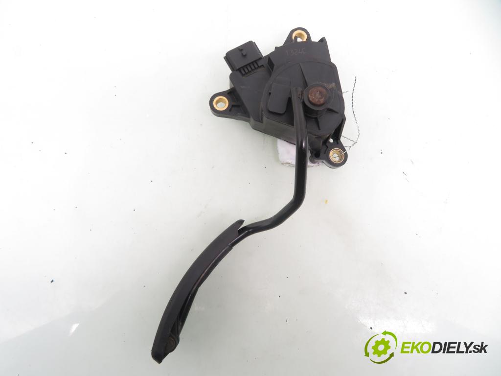 RENAULT MEGANE II (BM0/1_, CM0/1_) HB 2004 83,00 1.6 16V 113 - K4M 760 1598,00 Potenciometer plynu 8200153268 (Potenciometer plynového pedálu)