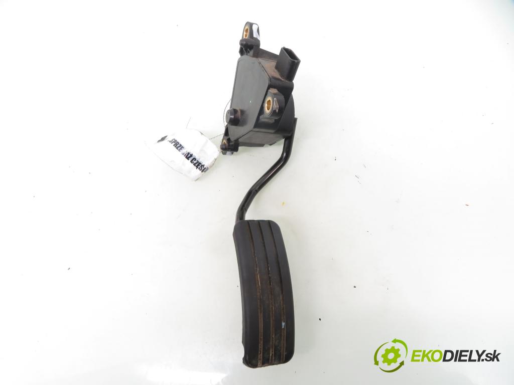 RENAULT MEGANE II (BM0/1_, CM0/1_) HB 2004 83,00 1.6 16V 113 - K4M 760 1598,00 Potenciometer plynu 8200153268 (Potenciometer plynového pedálu)