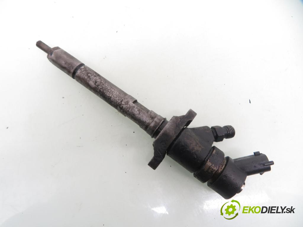 PEUGEOT 307 (3A/C) HB 2005 66,00 1.6 HDi 90 - 9HX (DV6ATED4) 1560,00 vstrekovač 0445110259 (Vstrekovač paliva)