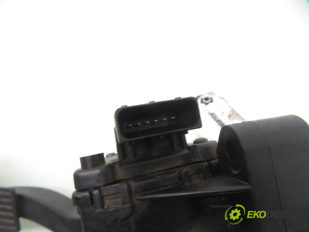 OPEL ASTRA H Kombi (A04) KOMBI 2007 85,00 1.6 - Z 16 XER 1598,00 Potenciometer plynu 9157998 ; 6PV00811200 (Potenciometer plynového pedálu)