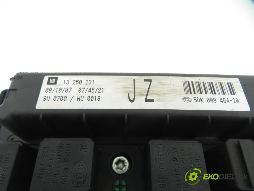 OPEL ASTRA H Kombi (A04) KOMBI 2007 85,00 1.6 - Z 16 XER 1598,00 MODUL BSI 13250231 ; 5DK00946420
