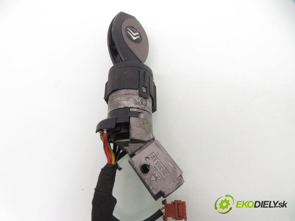 CITROEN C8 (EA_, EB_) VAN 2005 94,00 2.2 HDi - 4HW (DW12TED4) 2179,00 spinačka 36353100 (Spínacia skrinka)