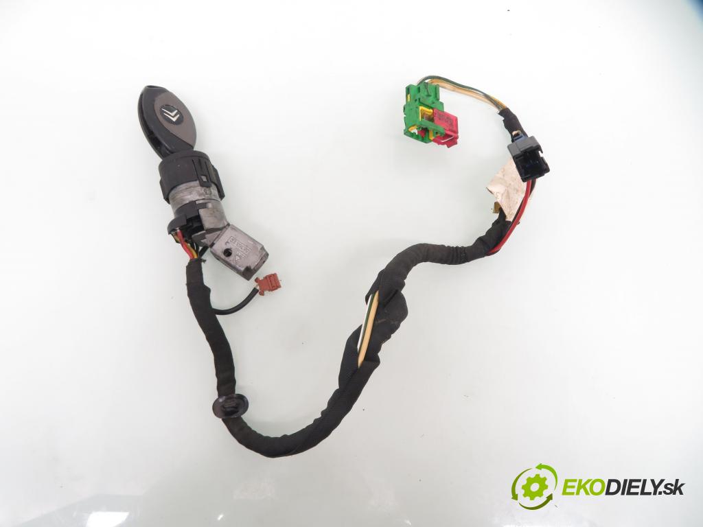 CITROEN C8 (EA_, EB_) VAN 2005 94,00 2.2 HDi - 4HW (DW12TED4) 2179,00 spinačka 36353100 (Spínacia skrinka)