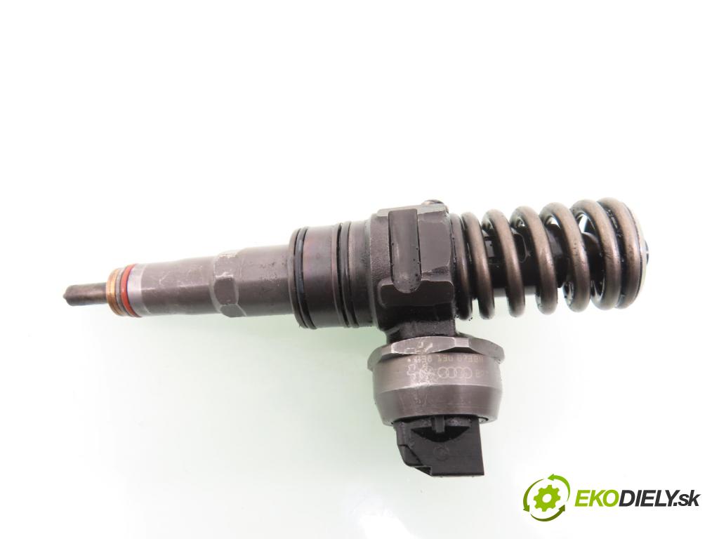 VW POLO (9N_) HB 2007 51,00 1.4 TDI - BNM 1422,00 Vstrekovač 038130073BN ; 0414720313 (Vstrekovač paliva)