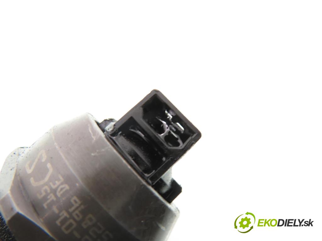 VW POLO (9N_) HB 2007 51,00 1.4 TDI - BNM 1422,00 Vstrekovač 038130073BN ; 0414720313 (Vstrekovač paliva)