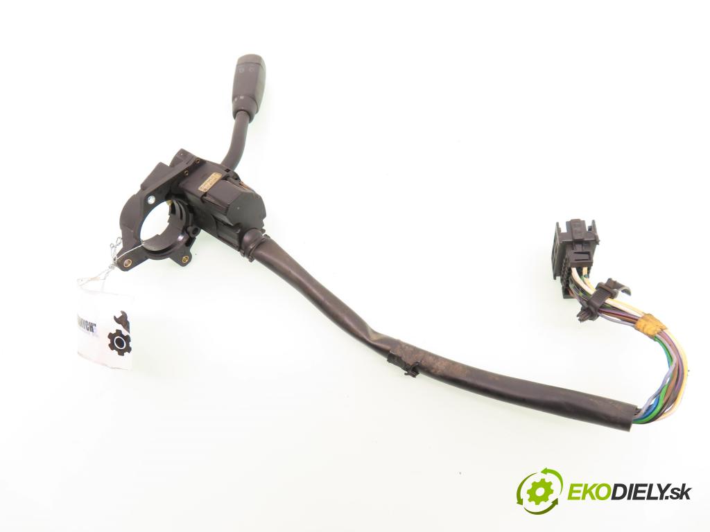 MERCEDES-BENZ KLASA C (W202) SEDAN 1993 55,00 C 200 D (202.120) - OM 601.913 1997,00 / páčka ľavá strana 2025400244