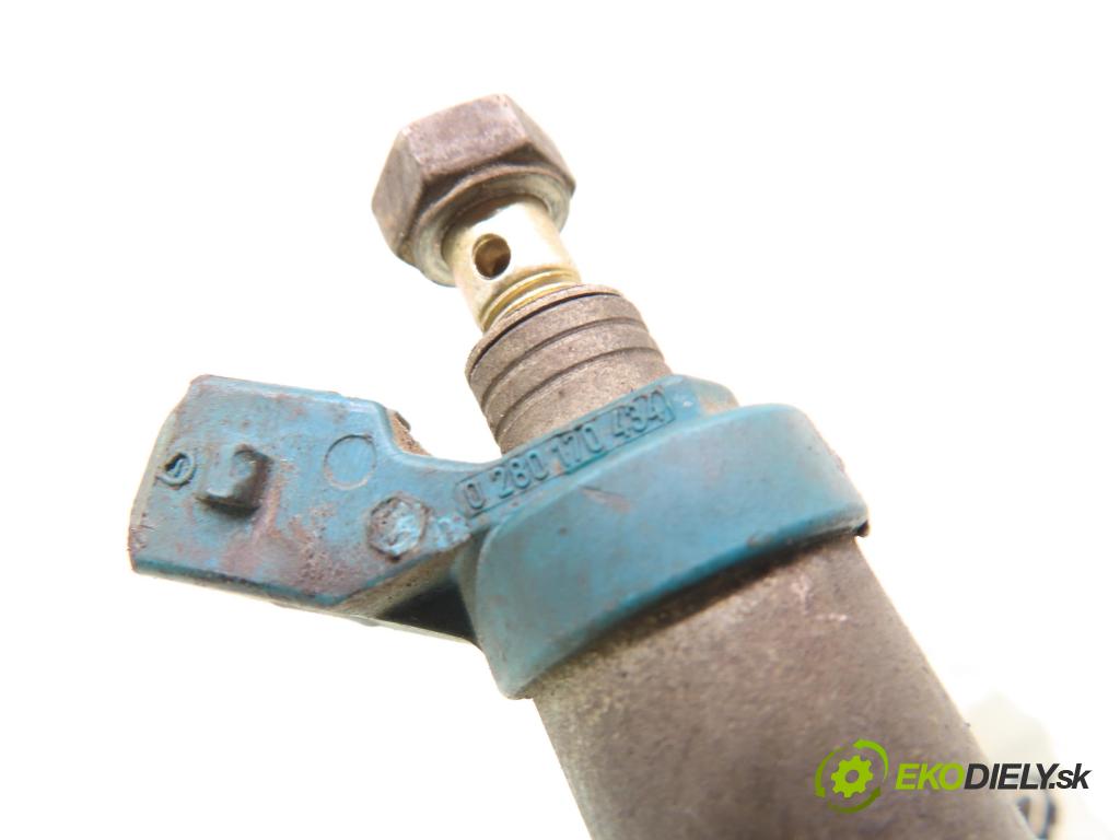 AUDI 80 (89, 89Q, 8A, B3) SEDAN 1990 80,00 2.0 - 3A 1984,00 Vstrek 026906171A ; 0280170434