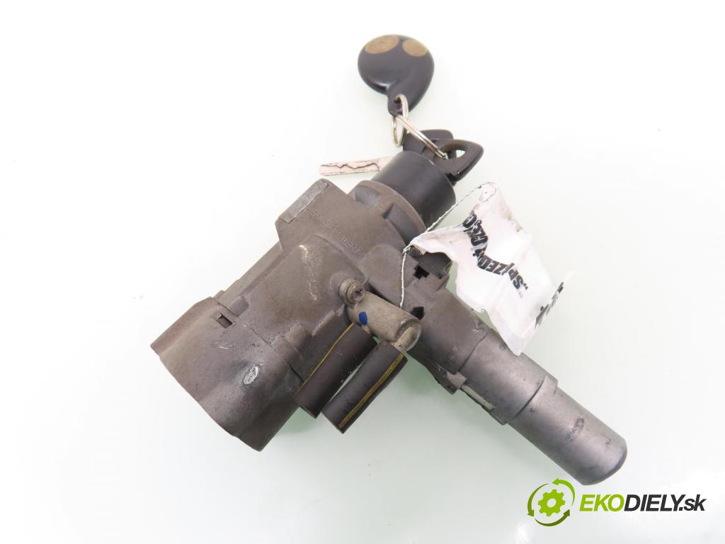 MERCEDES-BENZ KLASA C (W202) SEDAN 1994 55,00 C 200 D (202.120) - OM 601.913 1997,00 spinačka  (Spínacia skrinka)