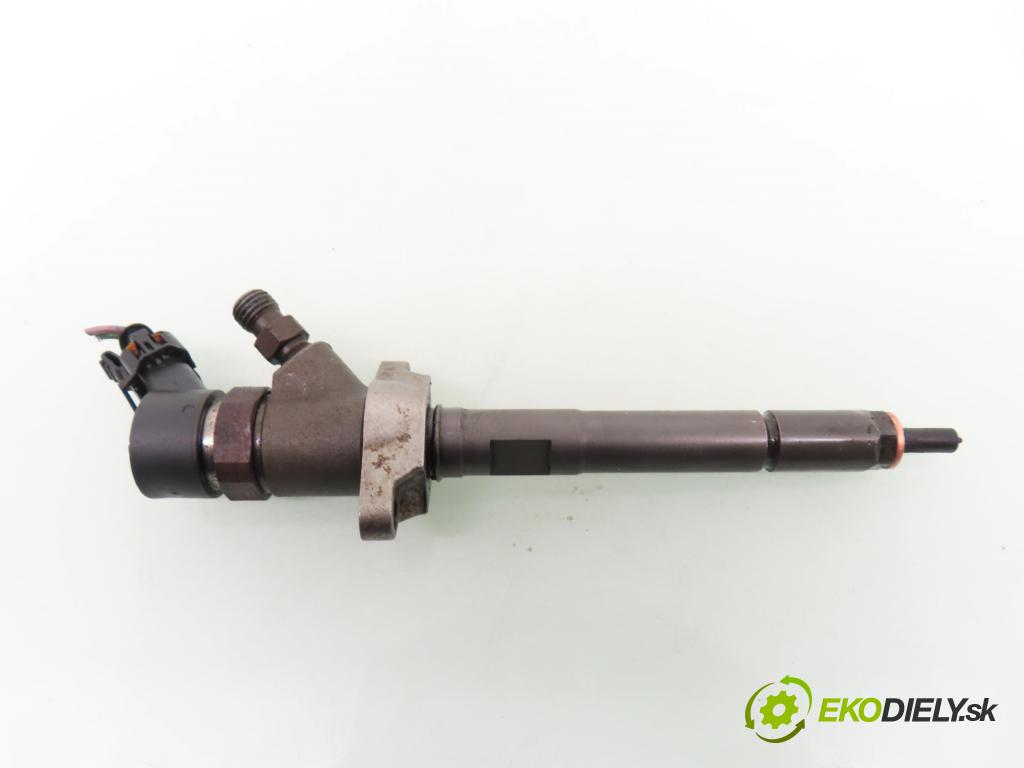 PEUGEOT 307 (3A/C) HB 2005 66,00 1.6 HDi 90 - 9HX (DV6ATED4) 1560,00 vstrekovač 0445110239 (Vstrekovač paliva)