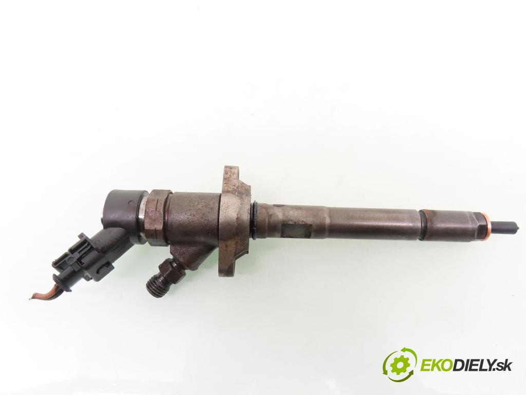 PEUGEOT 307 (3A/C) HB 2005 66,00 1.6 HDi 90 - 9HX (DV6ATED4) 1560,00 vstrekovač 0445110239 (Vstrekovač paliva)