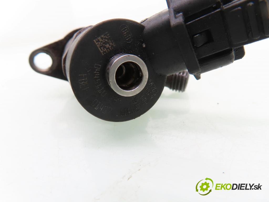 PEUGEOT 307 (3A/C) HB 2005 66,00 1.6 HDi 90 - 9HX (DV6ATED4) 1560,00 vstrekovač 0445110239 (Vstrekovač paliva)