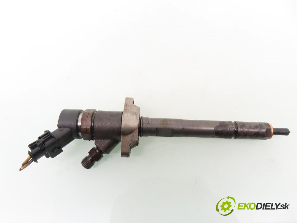 PEUGEOT 307 (3A/C) HB 2005 66,00 1.6 HDi 90 - 9HX (DV6ATED4) 1560,00 vstrekovač 0445110239 (Vstrekovač paliva)