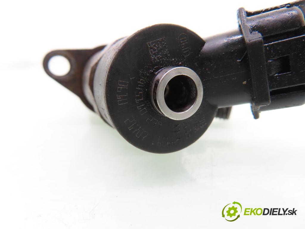 PEUGEOT 307 (3A/C) HB 2005 66,00 1.6 HDi 90 - 9HX (DV6ATED4) 1560,00 vstrekovač 0445110239 (Vstrekovač paliva)