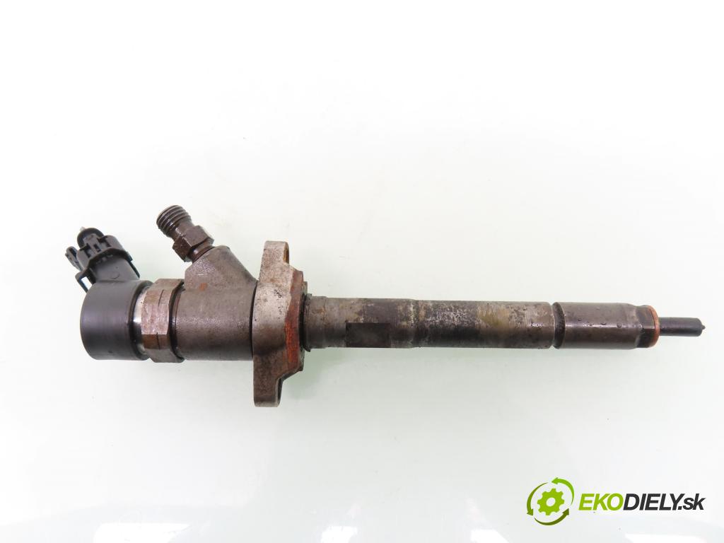 PEUGEOT 307 (3A/C) HB 2005 66,00 1.6 HDi 90 - 9HX (DV6ATED4) 1560,00 vstrekovač 0445110239 (Vstrekovač paliva)