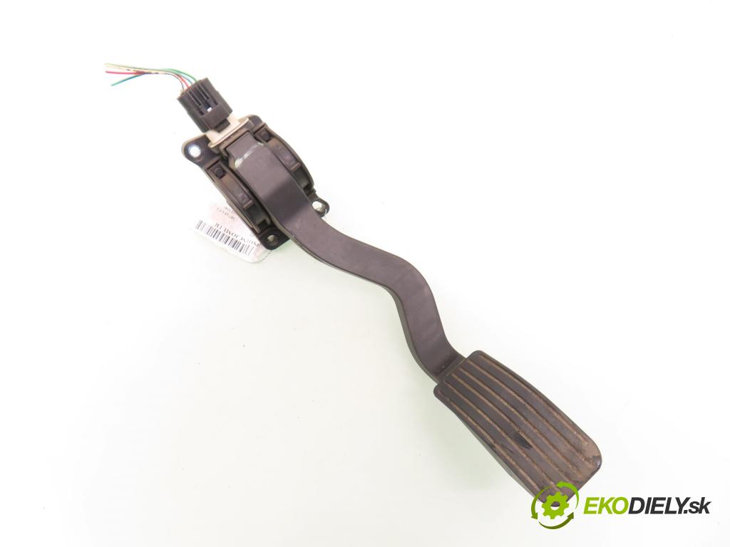 PEUGEOT 307 (3A/C) HB 2005 66,00 1.6 HDi 90 - 9HX (DV6ATED4) 1560,00 potenciometr plynového pedálu 0280752251 ; 9646702180 (Potenciometr plynového pedálu)