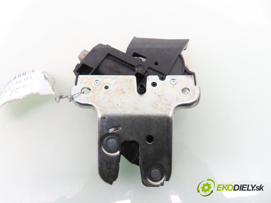 AUDI A8 D3 (4E2, 4E8) SEDAN 2004 171,00 3.0 TDI quattro - ASB 2967,00 zámok dveří kufr EL. 4F5827505D