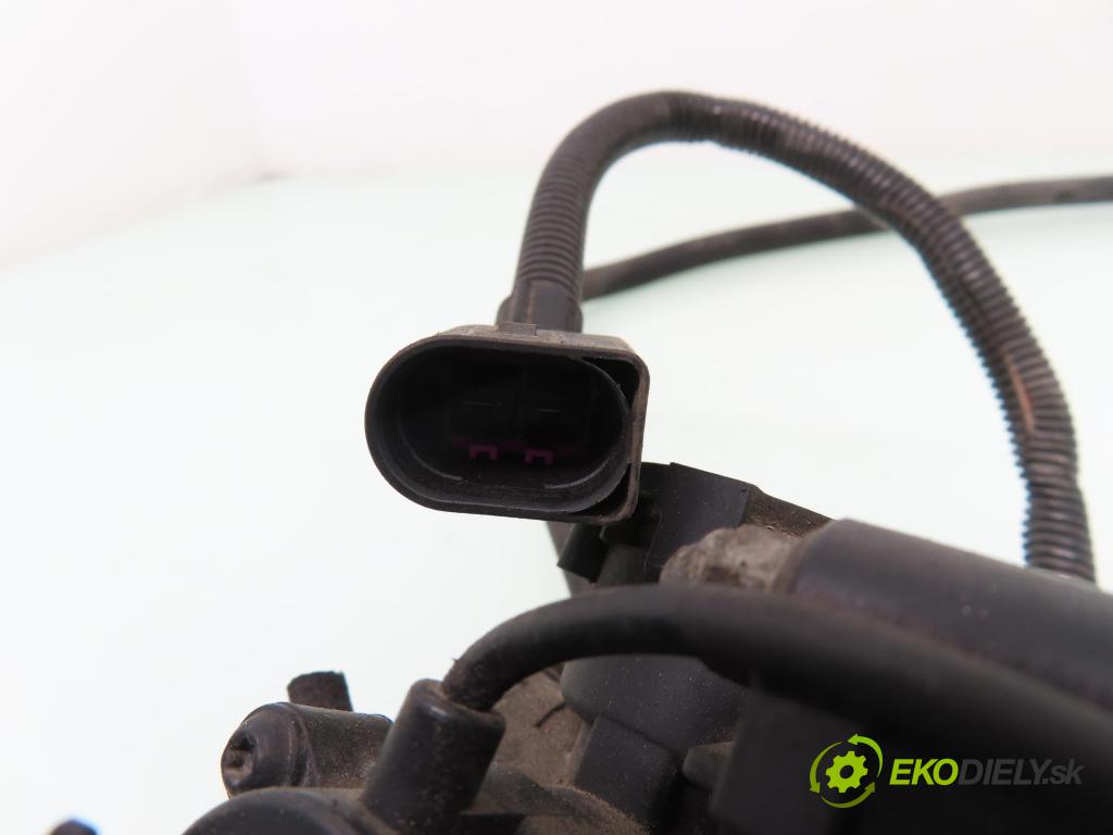 AUDI A8 D3 (4E2, 4E8) SEDAN 2004 171,00 3.0 TDI quattro - ASB 2967,00 pumpa nápravy 15155000212 ; 0010431