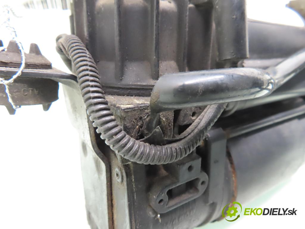 AUDI A8 D3 (4E2, 4E8) SEDAN 2004 171,00 3.0 TDI quattro - ASB 2967,00 pumpa nápravy 15155000212 ; 0010431