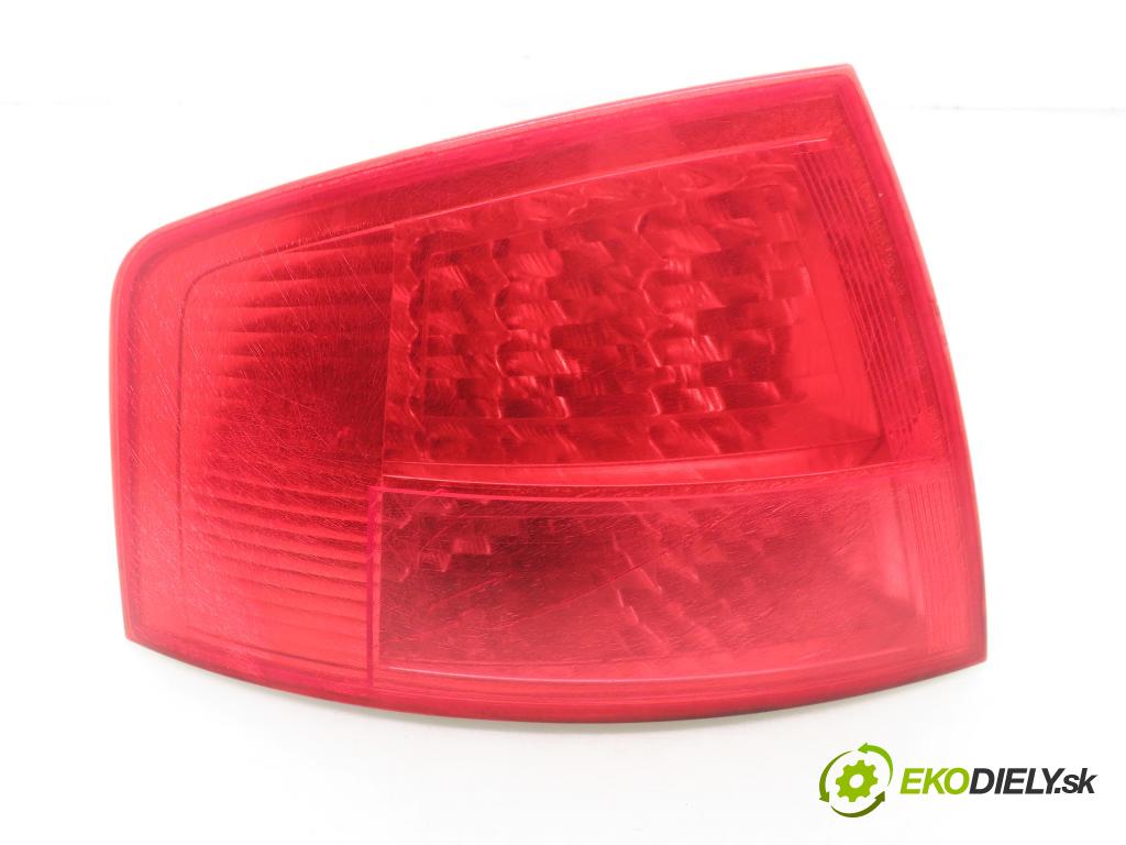 AUDI A8 D3 (4E2, 4E8) SEDAN 2004 171,00 3.0 TDI quattro - ASB 2967,00 světlo levé zadní 4E0945095C