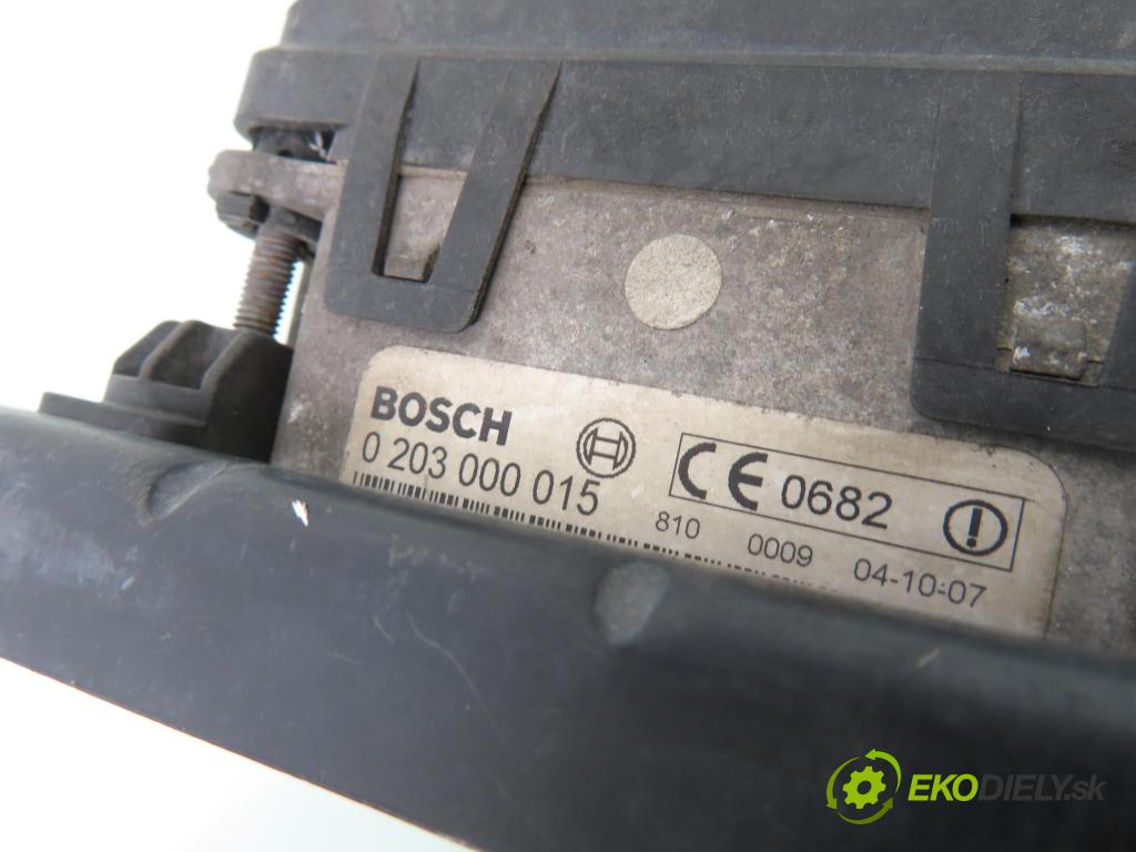 AUDI A8 D3 (4E2, 4E8) SEDAN 2004 171,00 3.0 TDI quattro - ASB 2967,00 RADAR: 4E0907561F ; 0203000015