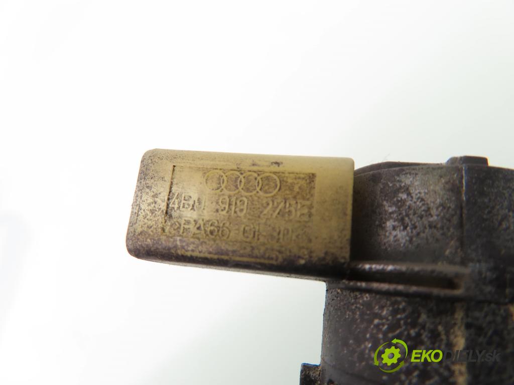 AUDI A8 D3 (4E2, 4E8) SEDAN 2004 171,00 3.0 TDI quattro - ASB 2967,00 snímač 4B0919275E