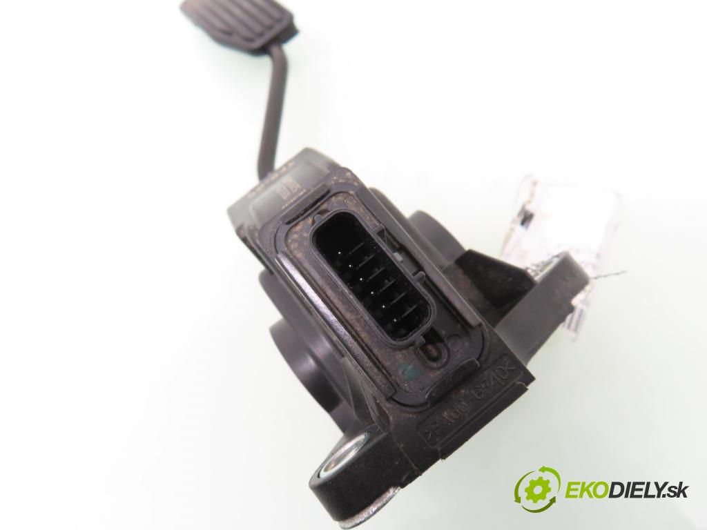 HONDA JAZZ III (GE_, GG_, GP_) HB 2010 73,00 1.3 i - L13Z1 1339,00 Potenciometer plynu 6515473 (Potenciometer plynového pedálu)