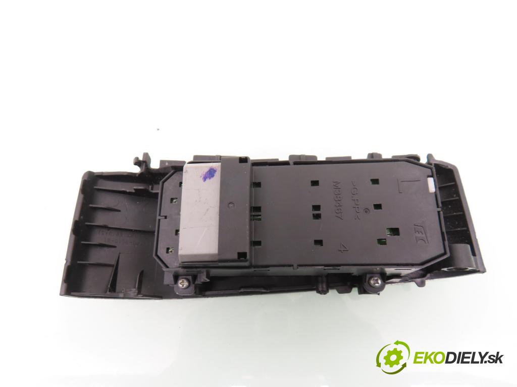 HONDA JAZZ III (GE_, GG_, GP_) HB 2010 73,00 1.3 i - L13Z1 1339,00 Panel ovládaní oken M38467