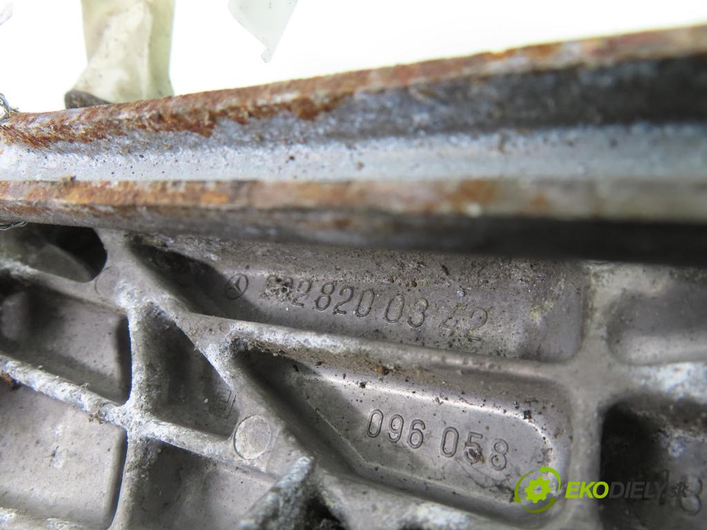 MERCEDES-BENZ KLASA C (W202) SEDAN 1994 55,00 C 200 D (202.120) - OM 601.913 1997,00 MECHANISMUS/ motorek stěračů 2028200342