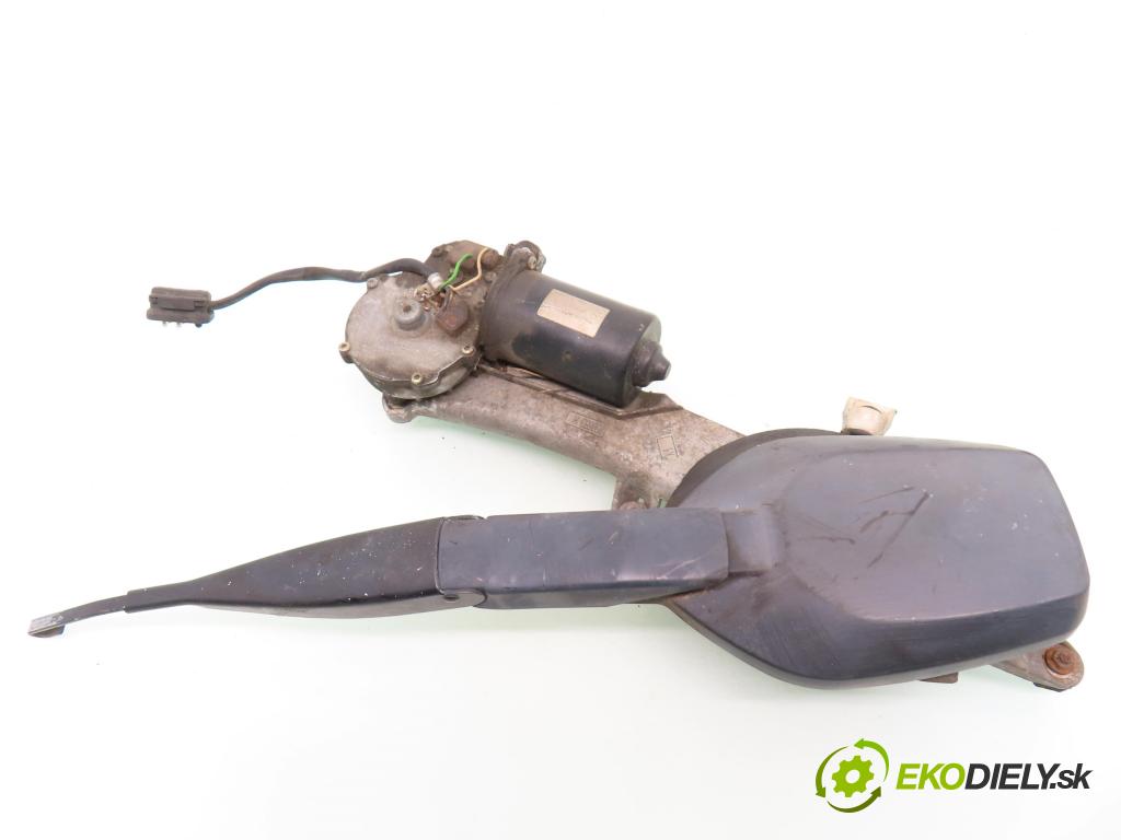 MERCEDES-BENZ KLASA C (W202) SEDAN 1994 55,00 C 200 D (202.120) - OM 601.913 1997,00 MECHANISMUS/ motorek stěračů 2028200342