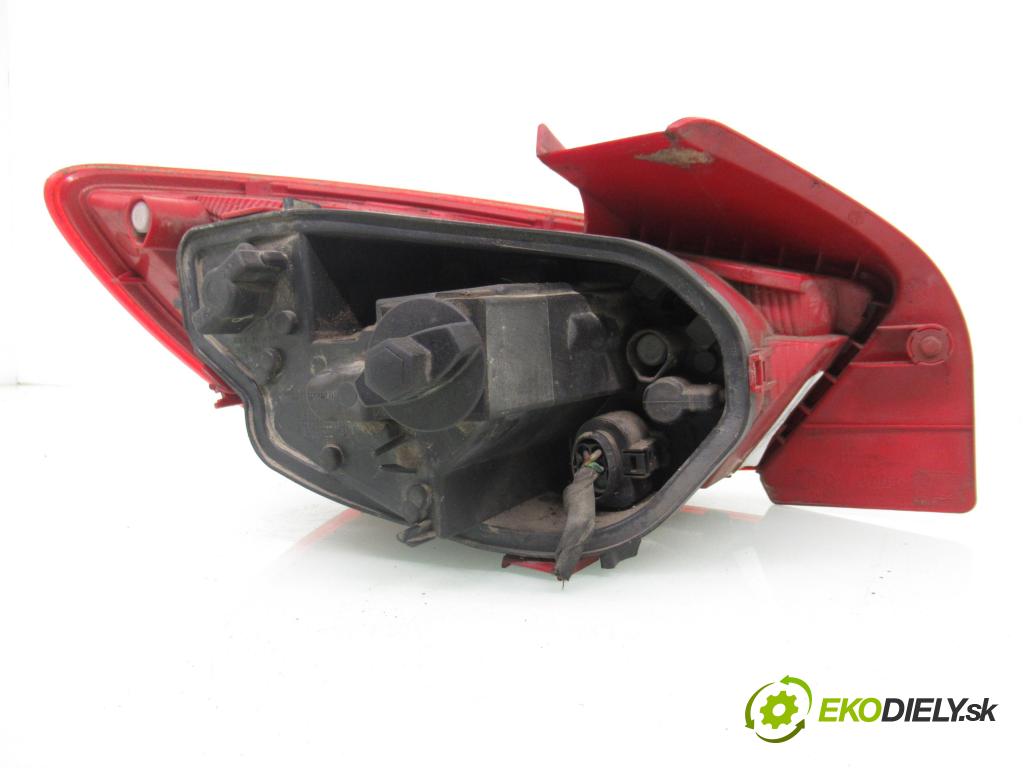 SEAT IBIZA IV (6J5, 6P1) HB 2010 59,00 1.4 TDI - BMS 1422,00 světlo pravé zadní 6J3945096F