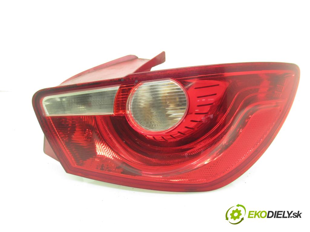 SEAT IBIZA IV (6J5, 6P1) HB 2010 59,00 1.4 TDI - BMS 1422,00 světlo pravé zadní 6J3945096F