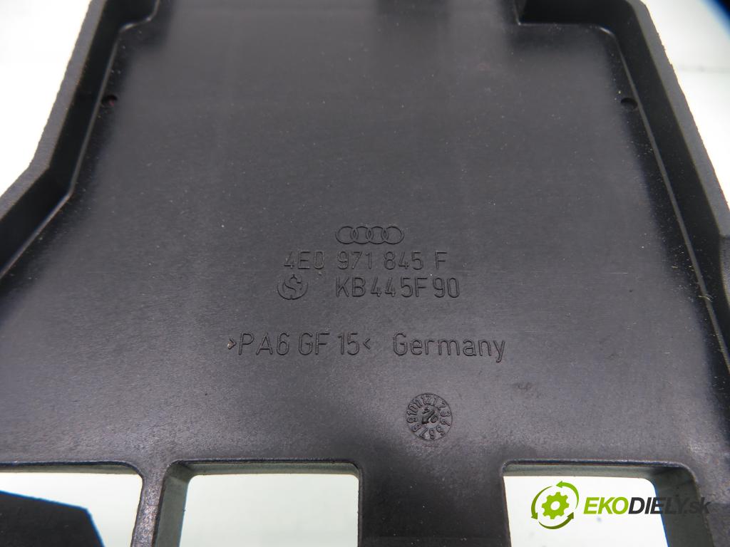 AUDI A8 D3 (4E2, 4E8) SEDAN 2004 171,00 3.0 TDI quattro - ASB 2967,00 Skrinka POJISTKY: 4E0971845F