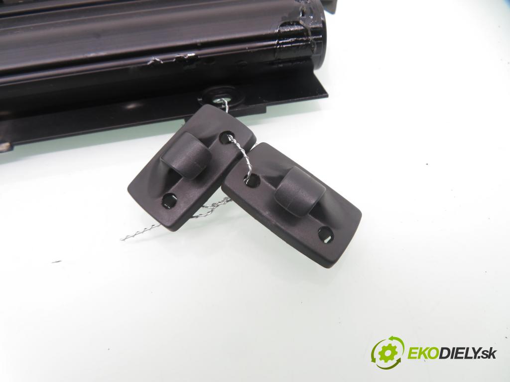 AUDI A8 D3 (4E2, 4E8) SEDAN 2004 171,00 3.0 TDI quattro - ASB 2967,00 Roleta okna 4E0861334 (Interiér ostatné)