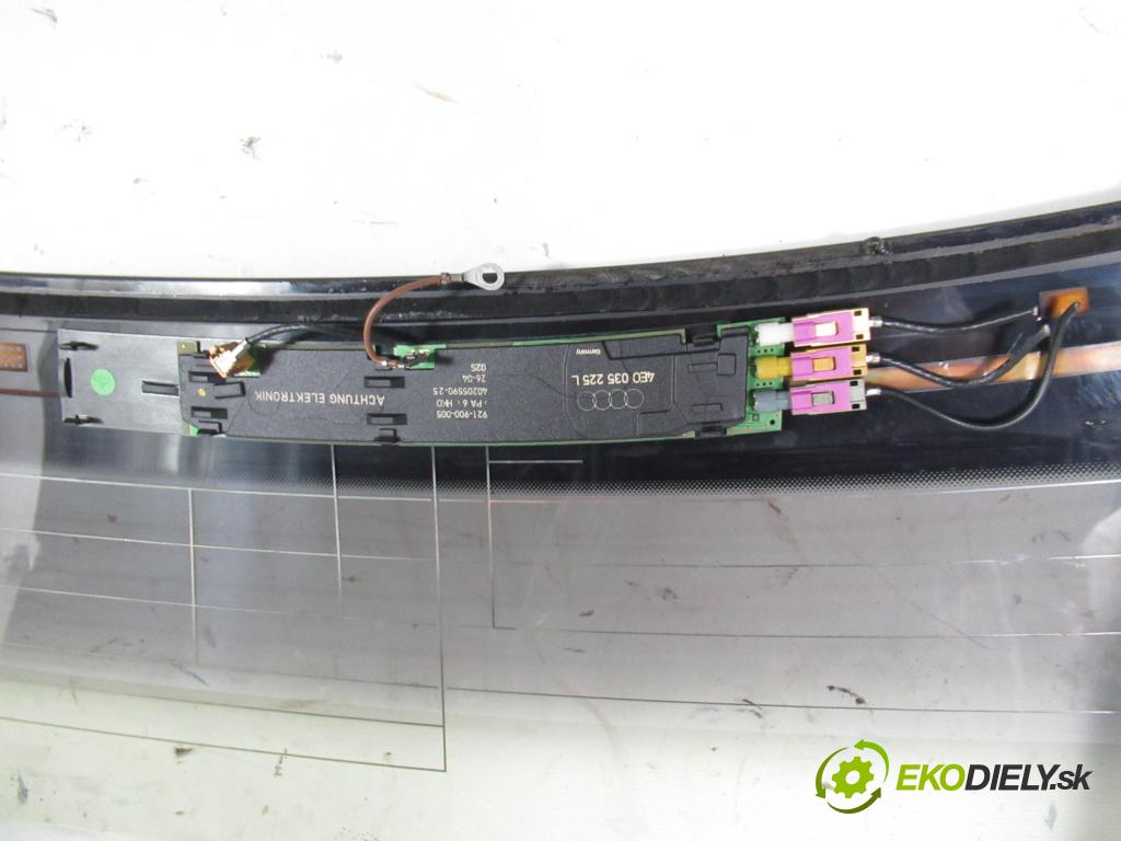 AUDI A8 D3 (4E2, 4E8) SEDAN 2004 171,00 3.0 TDI quattro - ASB 2967,00 Okno zadná sedan 