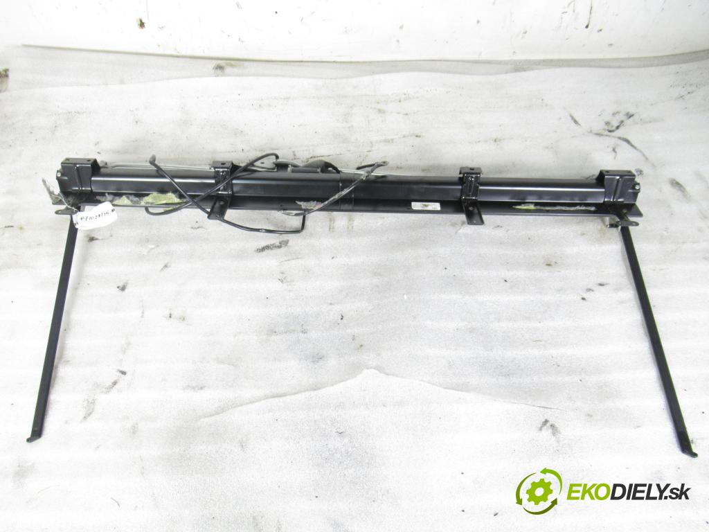 AUDI A8 D3 (4E2, 4E8) SEDAN 2004 171,00 3.0 TDI quattro - ASB 2967,00 Roleta okna 4E0861325 (Interiér ostatní)