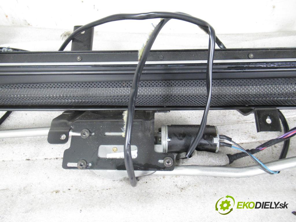 AUDI A8 D3 (4E2, 4E8) SEDAN 2004 171,00 3.0 TDI quattro - ASB 2967,00 Roleta okna 4E0861325 (Interiér ostatní)