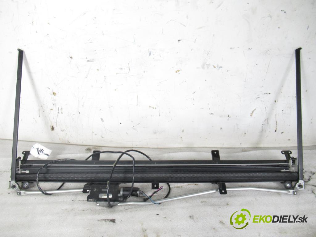 AUDI A8 D3 (4E2, 4E8) SEDAN 2004 171,00 3.0 TDI quattro - ASB 2967,00 Roleta okna 4E0861325 (Interiér ostatní)