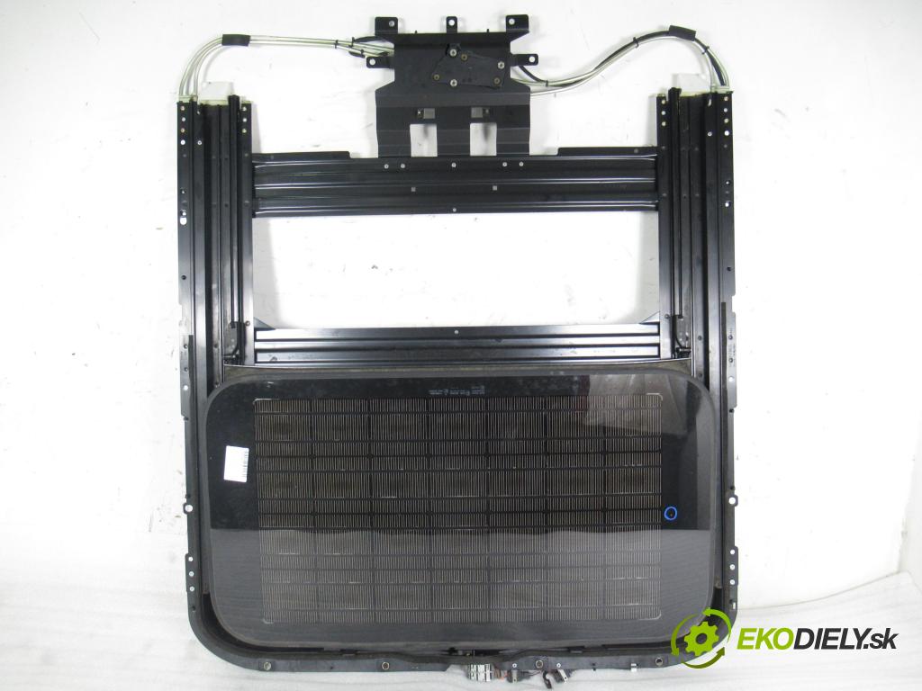 AUDI A8 D3 (4E2, 4E8) SEDAN 2004 171,00 3.0 TDI quattro - ASB 2967,00 strešné okno 4E0877041E ; 4E0959591 (Sklo karosérie)