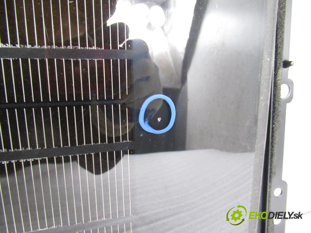 AUDI A8 D3 (4E2, 4E8) SEDAN 2004 171,00 3.0 TDI quattro - ASB 2967,00 strešné okno 4E0877041E ; 4E0959591 (Sklo karosérie)