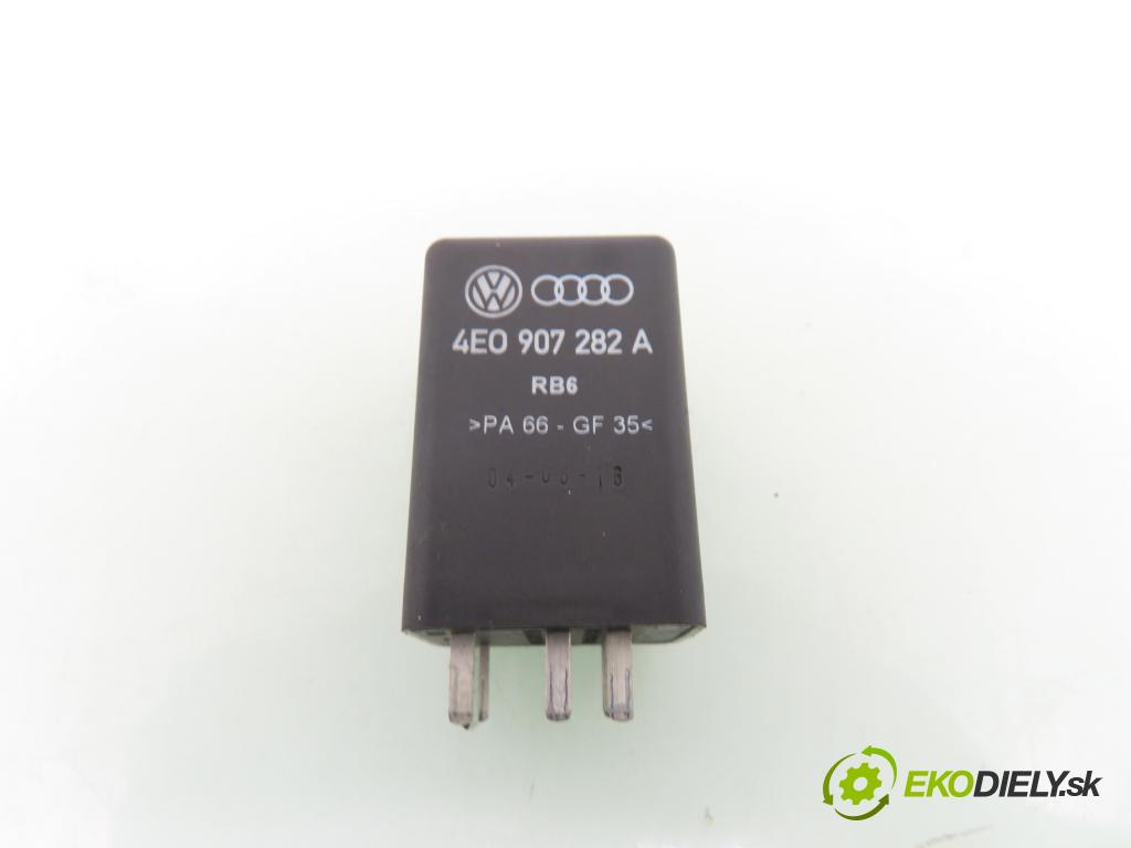 AUDI A8 D3 (4E2, 4E8) SEDAN 2004 171,00 3.0 TDI quattro - ASB 2967,00 RELÉ: JÚN: 4E0907282A
