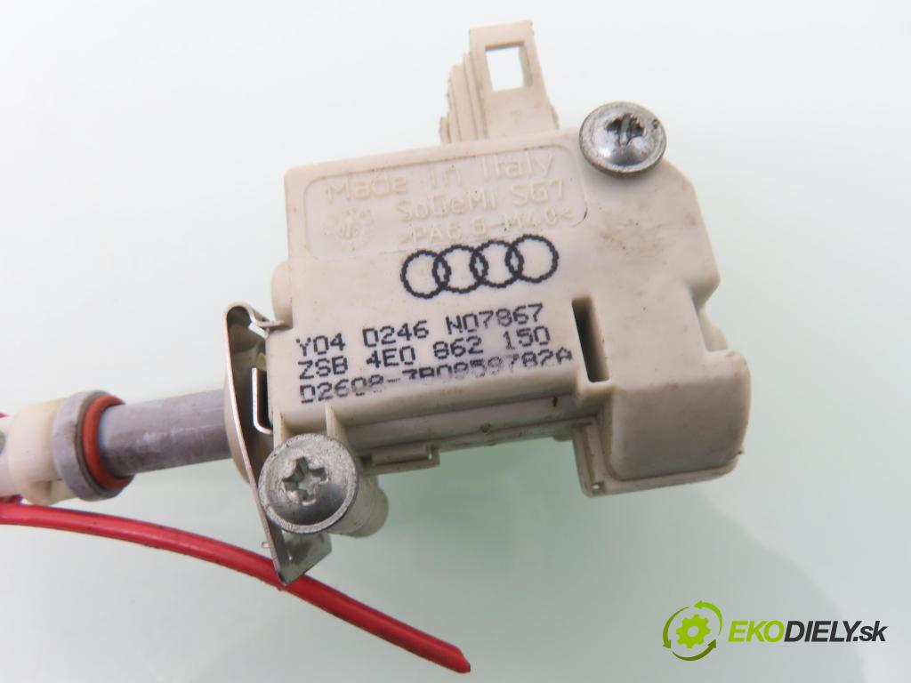AUDI A8 D3 (4E2, 4E8) SEDAN 2004 171,00 3.0 TDI quattro - ASB 2967,00 Motorček dvierok nádrže paliva 4E0862150