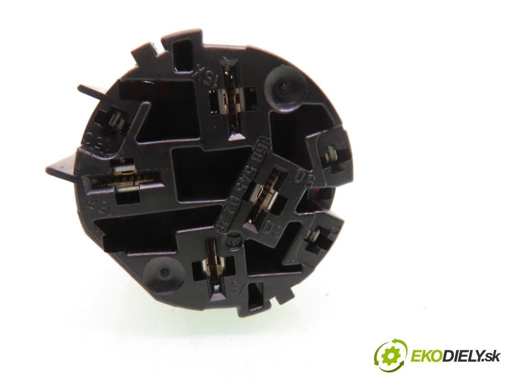 MERCEDES-BENZ VANEO (414) MINIVAN 2002 75,00 1.6 (414.700) - M 166.961 1598,00 Kocka, vložka spínacej skrinky 1685450228 (Spínacia skrinka)