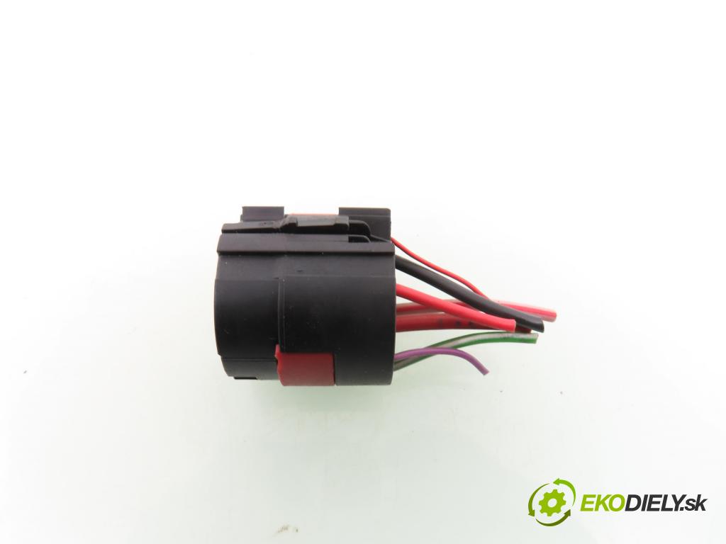 MERCEDES-BENZ VANEO (414) MINIVAN 2002 75,00 1.6 (414.700) - M 166.961 1598,00 Kocka, vložka spínacej skrinky 1685450228 (Spínacia skrinka)