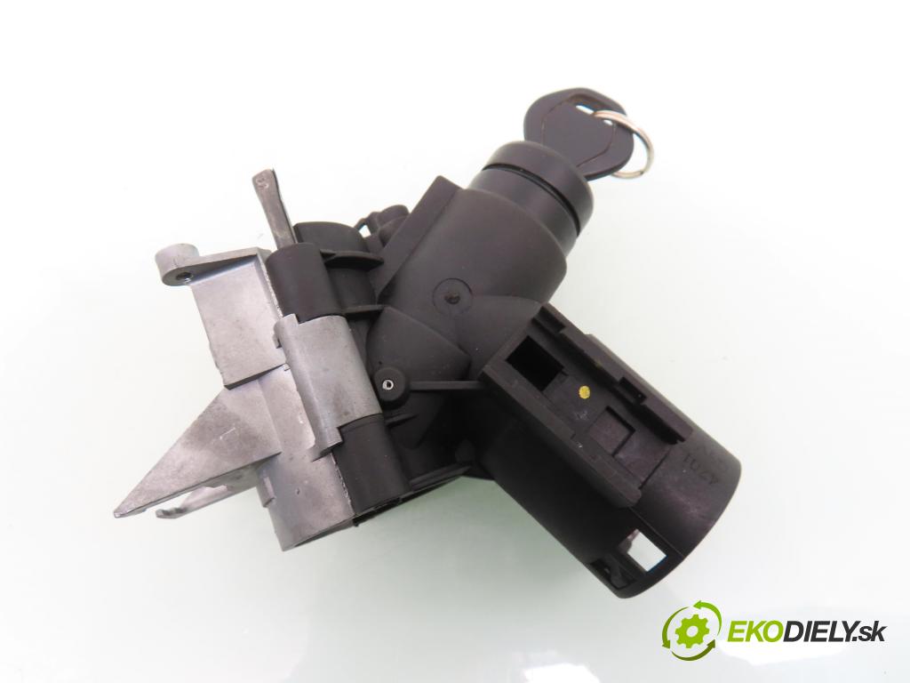 MERCEDES-BENZ VANEO (414) MINIVAN 2002 75,00 1.6 (414.700) - M 166.961 1598,00 spinačka  (Spínacia skrinka)